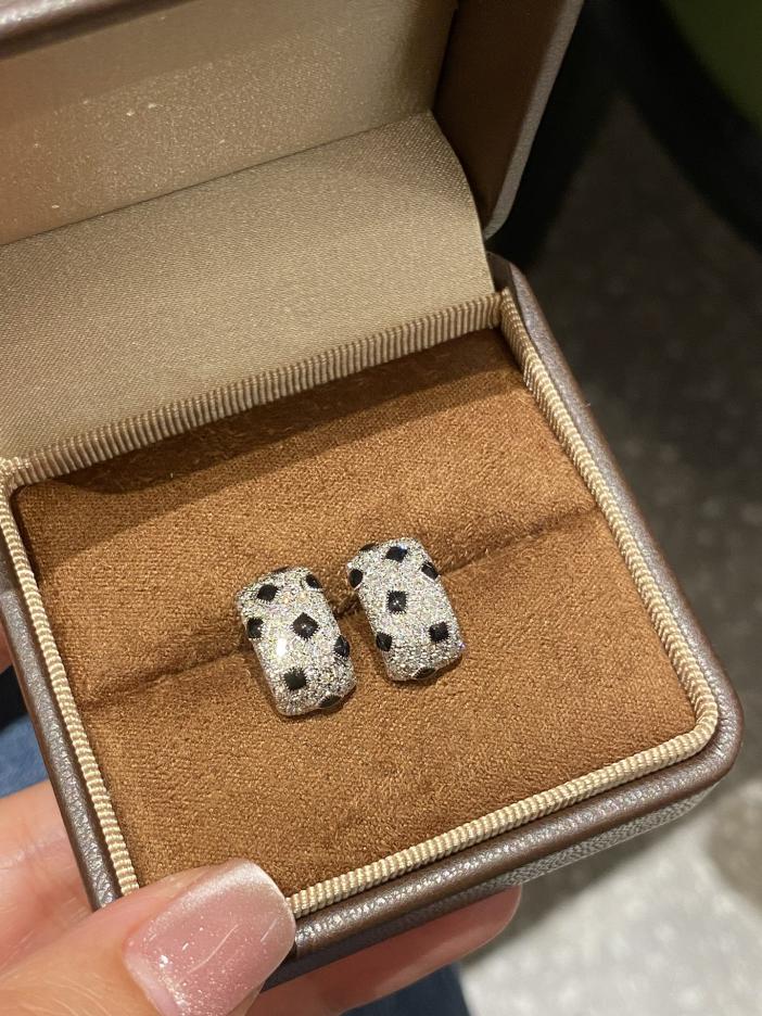 replica,repliche,fake,1:1,earrings,bracelet,ring,jewelry Orecchini con stampa leopardata Cartier in oro vero 18 carati e diamanti (D7A3) replica,repliche,fake,1:1,earrings,bracelet,ring,jewelry Orecchini con stampa leopardata Cartier in oro vero 18 carati e diamanti (D7A3)