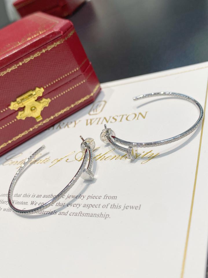 replica,repliche,fake,1:1,earrings,bracelet,ring,jewelry Orecchini a bottone Cartier con chiodi grandi, vero oro 18 carati (9FDC) replica,repliche,fake,1:1,earrings,bracelet,ring,jewelry Orecchini a bottone Cartier con chiodi grandi, vero oro 18 carati (9FDC)