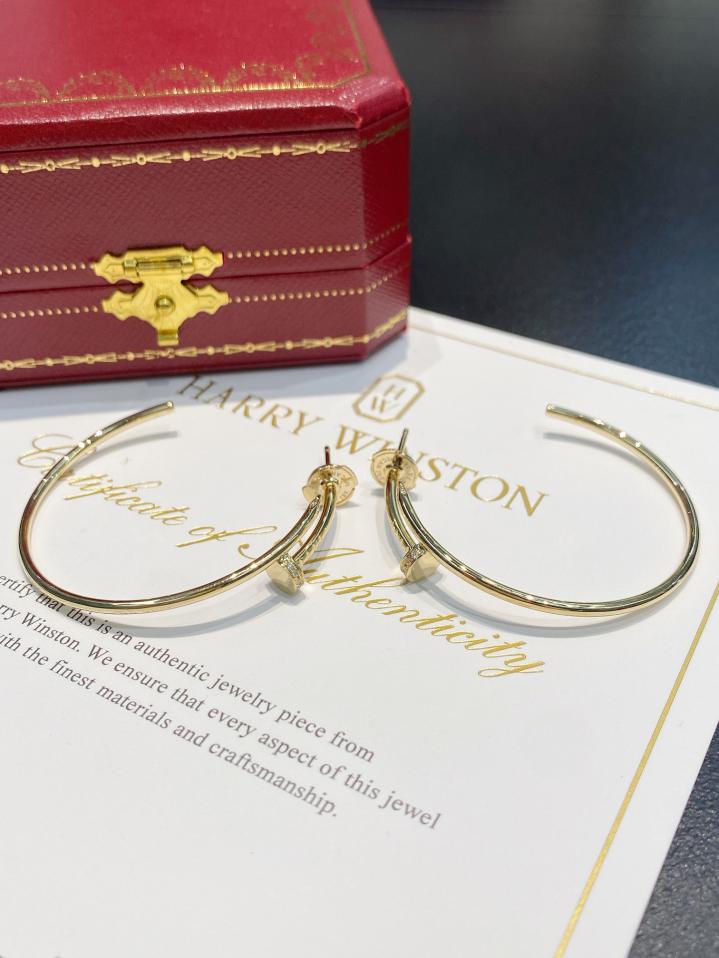 replica,repliche,fake,1:1,earrings,bracelet,ring,jewelry Orecchini a bottone con testa e coda di diamanti Cartier di grandi dimensioni, di bell’aspetto, in oro 18 carati (34A9) replica,repliche,fake,1:1,earrings,bracelet,ring,jewelry Orecchini a bottone con testa e coda di diamanti Cartier di grandi dimensioni, di bell’aspetto, in oro 18 carati (34A9)