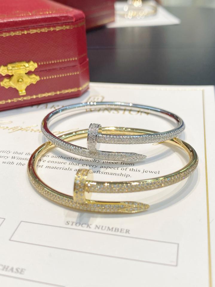 replica,repliche,fake,1:1,earrings,bracelet,ring,jewelry Bracciale pieno di diamanti per unghie Cartier, pietra di alta qualità, oro vero 18 carati e diamanti veri (15C6) replica,repliche,fake,1:1,earrings,bracelet,ring,jewelry Bracciale pieno di diamanti per unghie Cartier, pietra di alta qualità, oro vero 18 carati e diamanti veri (15C6)