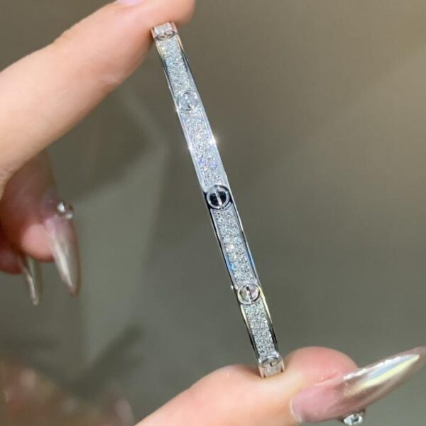 replica,repliche,fake,1:1,earrings,bracelet,ring,jewelry Bracciale Cartier in gypsophila versione stretta di alta qualità in vero oro 18 carati e diamanti (FBA4)