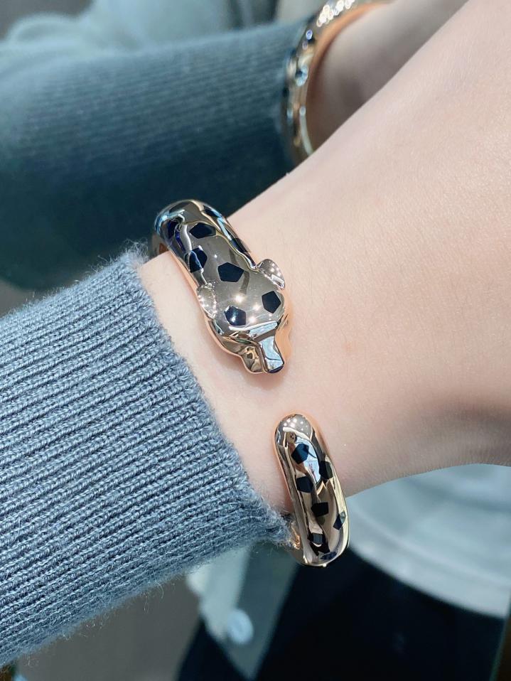 replica,repliche,fake,1:1,earrings,bracelet,ring,jewelry Bracciale leopardo Cartier di alta qualità in vero oro 18 carati personalizzato (14D2) replica,repliche,fake,1:1,earrings,bracelet,ring,jewelry Bracciale leopardo Cartier di alta qualità in vero oro 18 carati personalizzato (14D2)