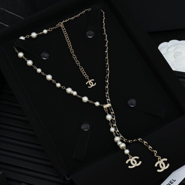 Collana Chanel con perle in oro nero in pelle 24K (B3C6)
