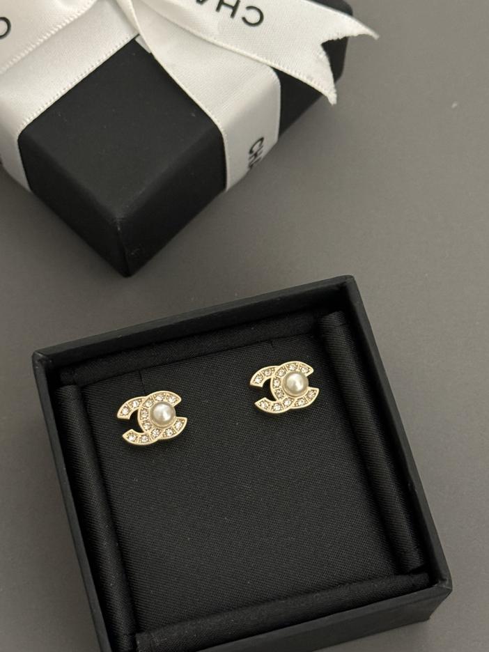 replica,repliche,fake,1:1,earrings,bracelet,ring,jewelry Nuovi mini orecchini Chanel (3E0E) replica,repliche,fake,1:1,earrings,bracelet,ring,jewelry Nuovi mini orecchini Chanel (3E0E)