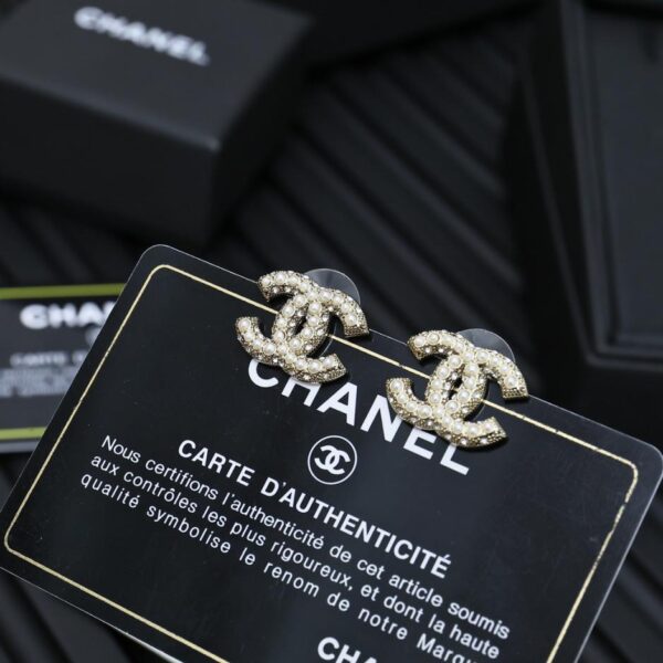 Orecchini Chanel doppia c con perle di riso (3BD0)