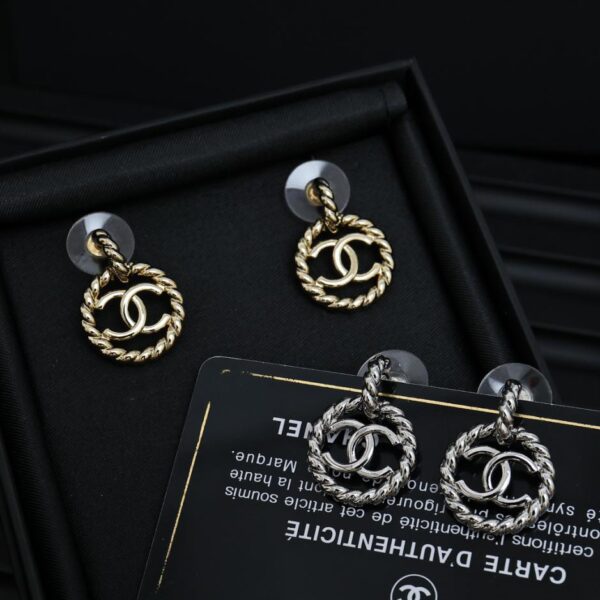 Chanel: orecchini cavi intrecciati (FB67)