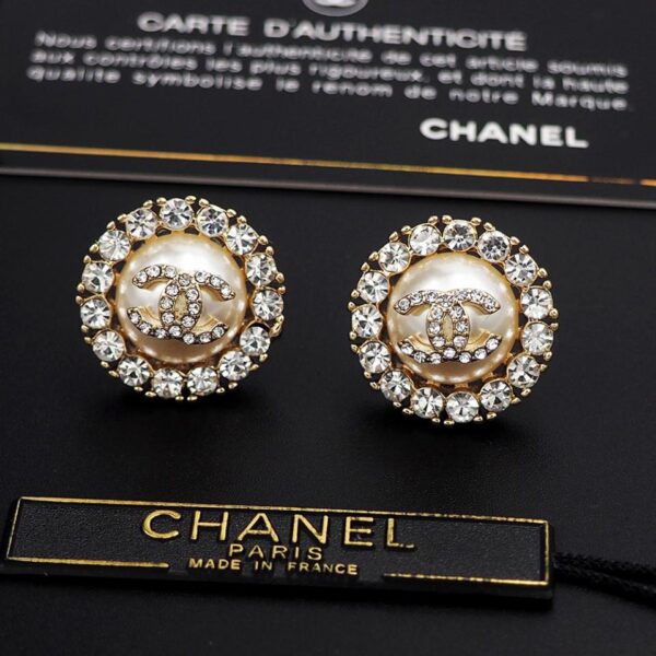 Orecchini Chanel con perle in resina e strass (6A36)