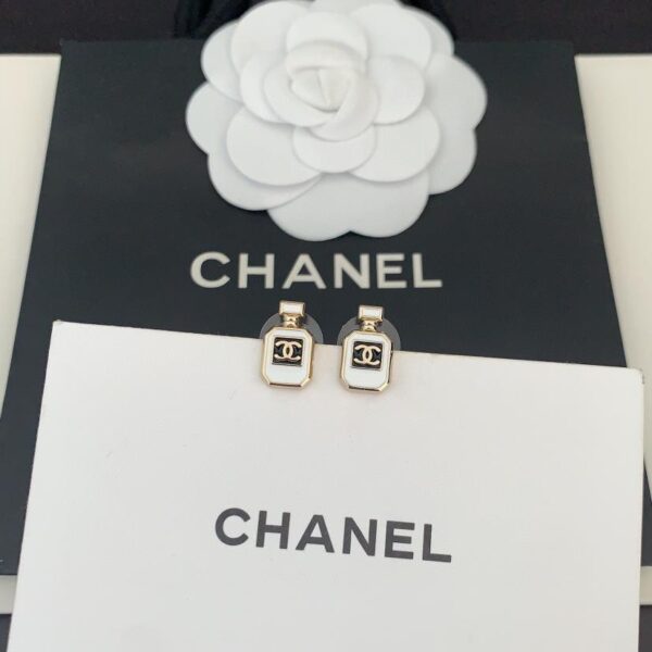 Gli ultimi mini orecchini a bottiglia di profumo Chanel (70BC)