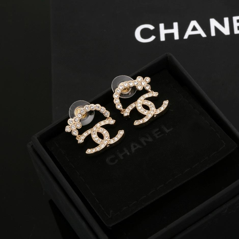 replica,repliche,fake,1:1,earrings,bracelet,ring,jewelry Orecchini a bottone Chanel in oro (F525) replica,repliche,fake,1:1,earrings,bracelet,ring,jewelry Orecchini a bottone Chanel in oro (F525)