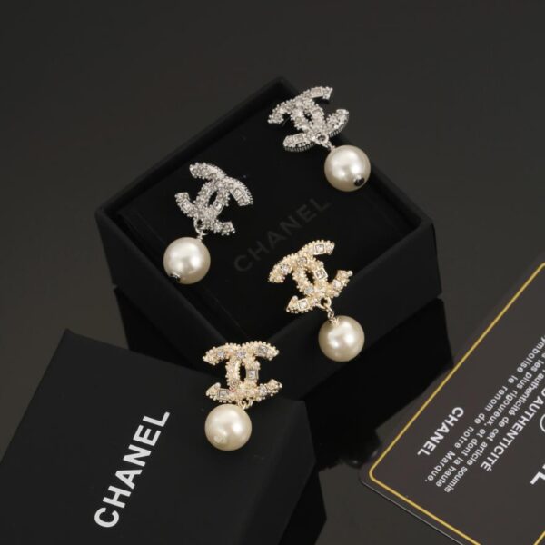 Orecchini di perle Chanel (61DB)