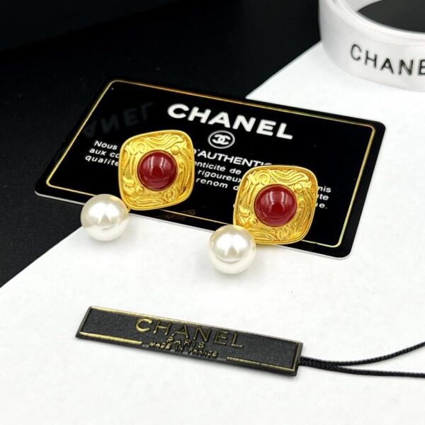 Orecchini Chanel con perle di onice rosso Ankara (C6D6)
