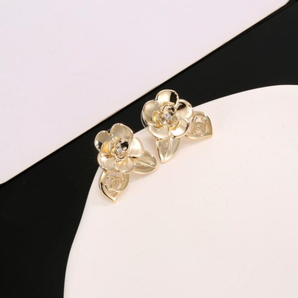 Orecchini a bottone Camelia Chanel (1B0F)