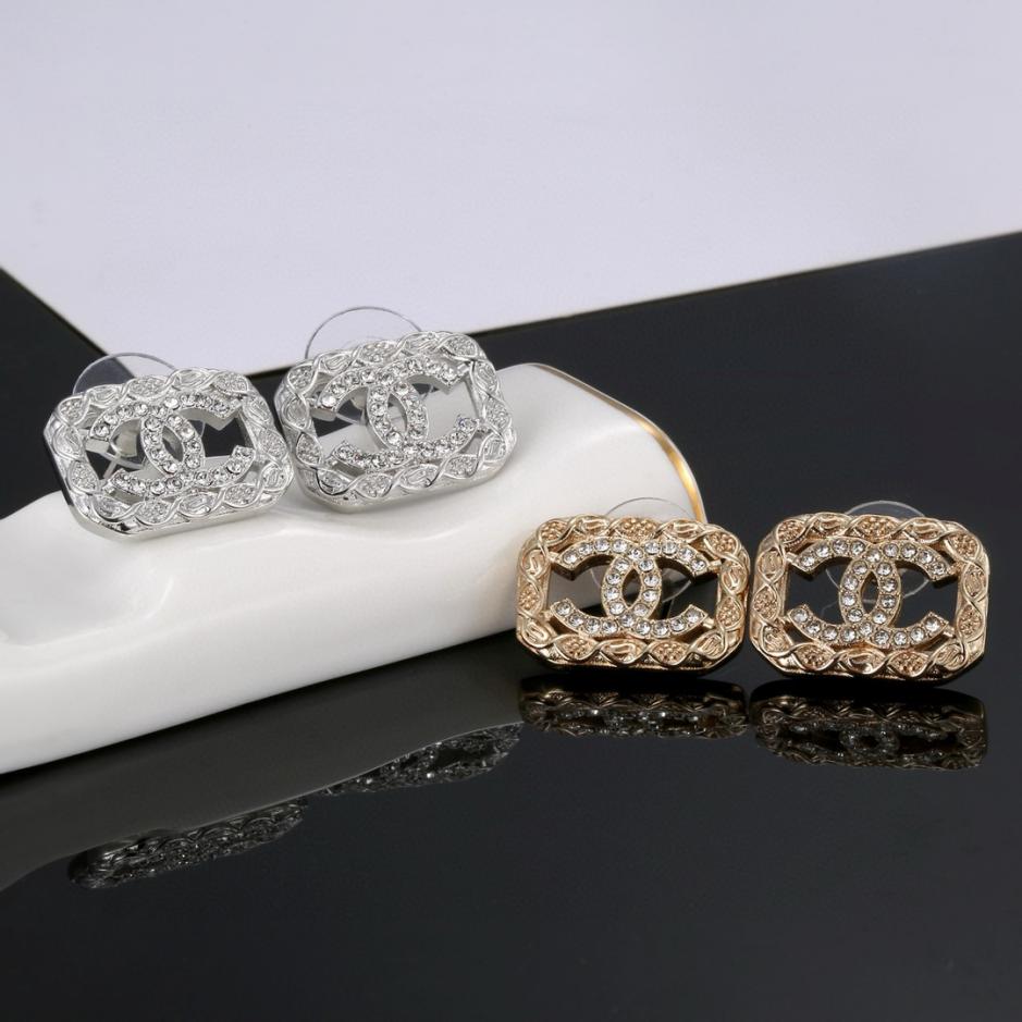 replica,repliche,fake,1:1,earrings,bracelet,ring,jewelry Chanel orecchini a bottone doppia c con cuciture in strass nuovo stile primavera inizio primavera (1DE8) replica,repliche,fake,1:1,earrings,bracelet,ring,jewelry Chanel orecchini a bottone doppia c con cuciture in strass nuovo stile primavera inizio primavera (1DE8)