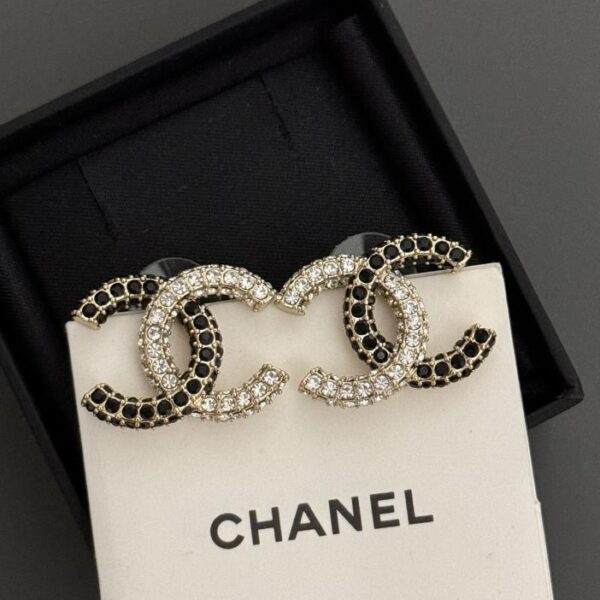 Ultimi orecchini Chanel cc con diamanti bianchi + neri (E068)