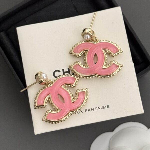 Chanel ultimi orecchini cc trasparenti rosa ghiaccio (0FC2)