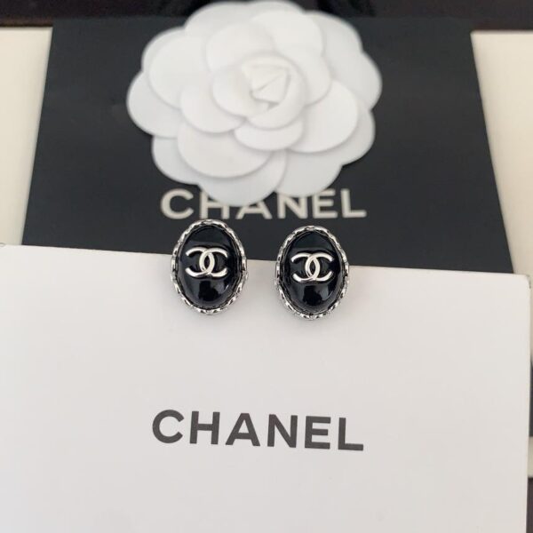 Chanel ultimi orecchini ovali neri (783D)
