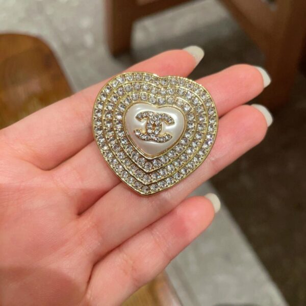 replica,repliche,fake,1:1,earrings,bracelet,ring,jewelry Nuova spilla Chanel (A3E8)