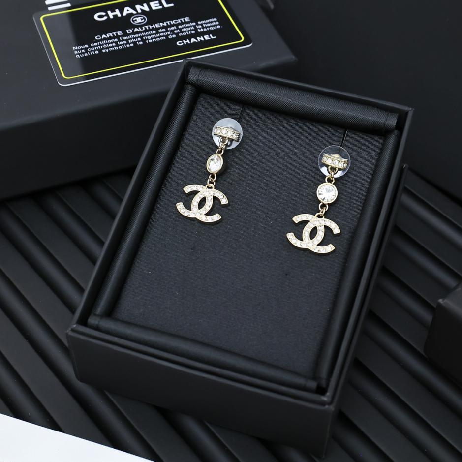 replica,repliche,fake,1:1,earrings,bracelet,ring,jewelry Orecchini Chanel con nappe con strass (A524) replica,repliche,fake,1:1,earrings,bracelet,ring,jewelry Orecchini Chanel con nappe con strass (A524)