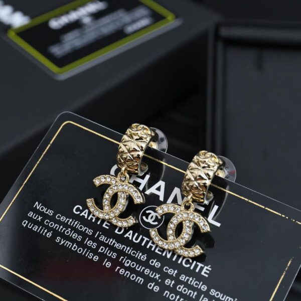 Orecchini Chanel doppia c con diamanti (F47F)