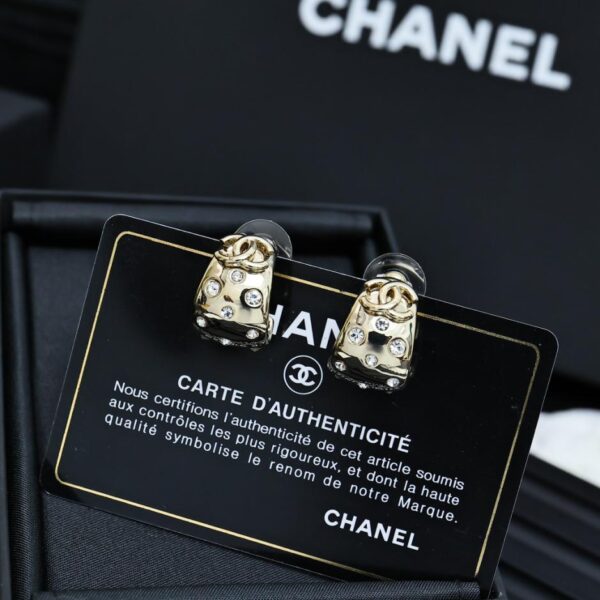 Orecchini a cerchio con diamanti Chanel C (55B5)