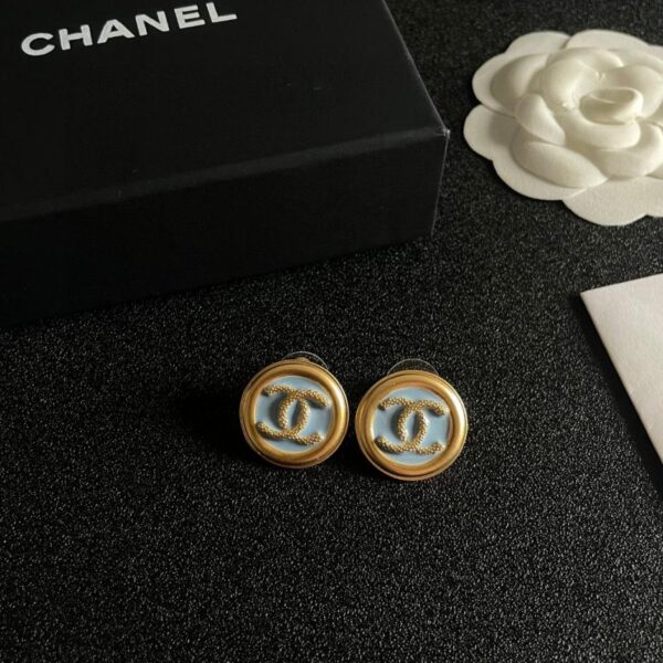 Orecchini doppia C Chanel di seconda mano (C831)