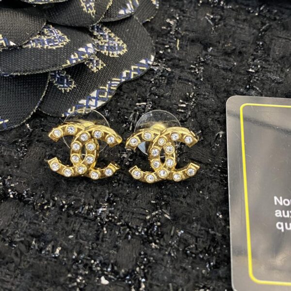 Orecchini classici Chanel (E678)