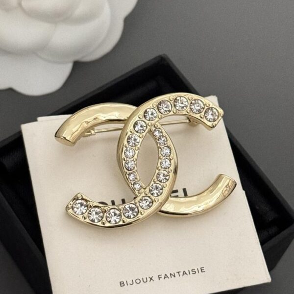 replica,repliche,fake,1:1,earrings,bracelet,ring,jewelry Spilla Chanel nuova lettera cc (C830)