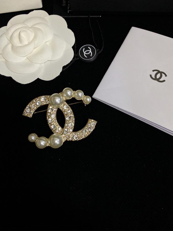 replica,repliche,fake,1:1,earrings,bracelet,ring,jewelry Chanel nuova spilla CC con perle intarsiate 5A diamanti (D8BB) replica,repliche,fake,1:1,earrings,bracelet,ring,jewelry Chanel nuova spilla CC con perle intarsiate 5A diamanti (D8BB)
