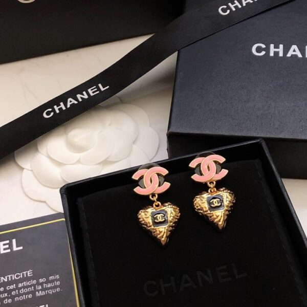 Orecchini pendenti Chanel Love Lava in smalto rosa (8C6C)