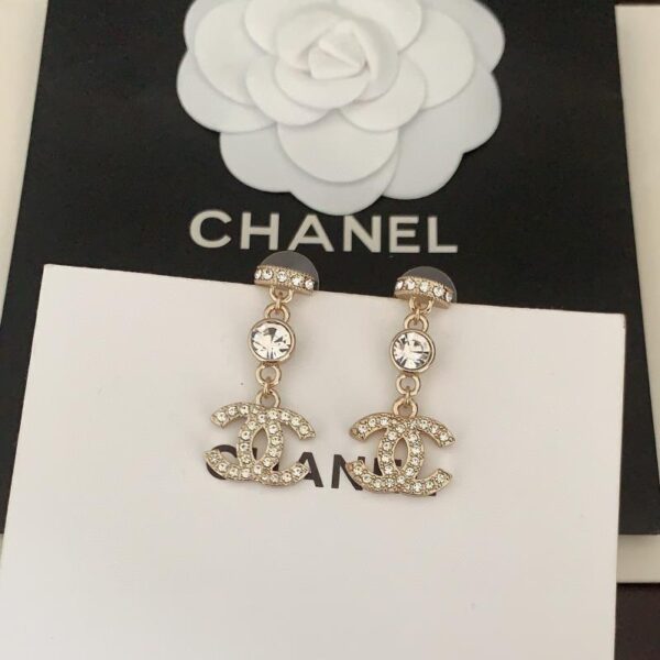 Ultimi orecchini lunghi cc con diamanti pieni di Chanel (FB1E)