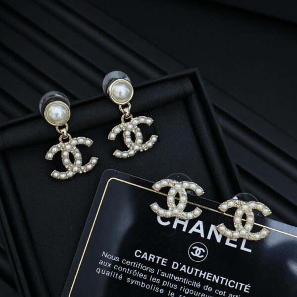 Orecchini di perle Chanel (EED7)