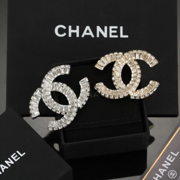 replica,repliche,fake,1:1,earrings,bracelet,ring,jewelry La famosa spilla con diamanti quadrati di Chanel (BDFD)
