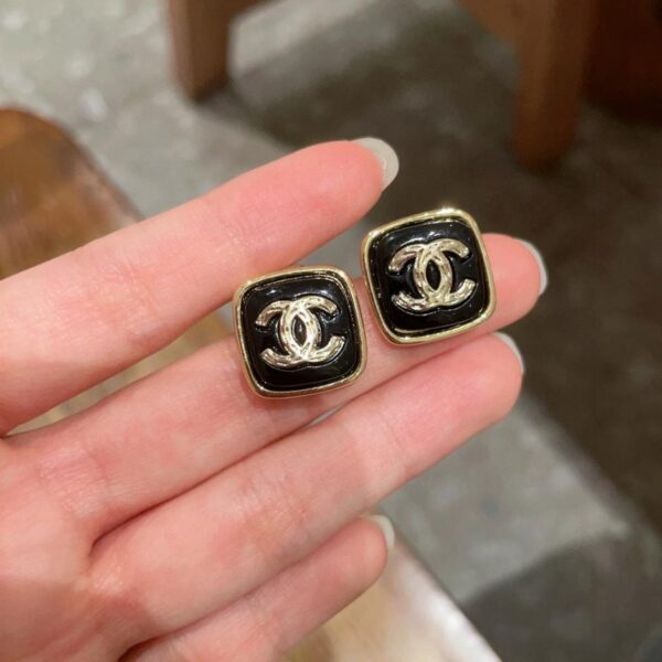 replica,repliche,fake,1:1,earrings,bracelet,ring,jewelry Orecchini Chanel di mezza età (41BA)