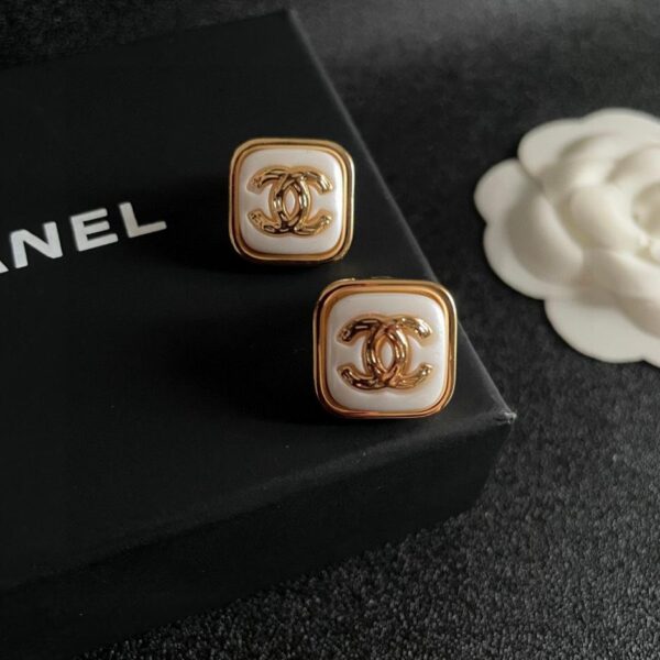 replica,repliche,fake,1:1,earrings,bracelet,ring,jewelry Orecchini medievali Chanel(5606)