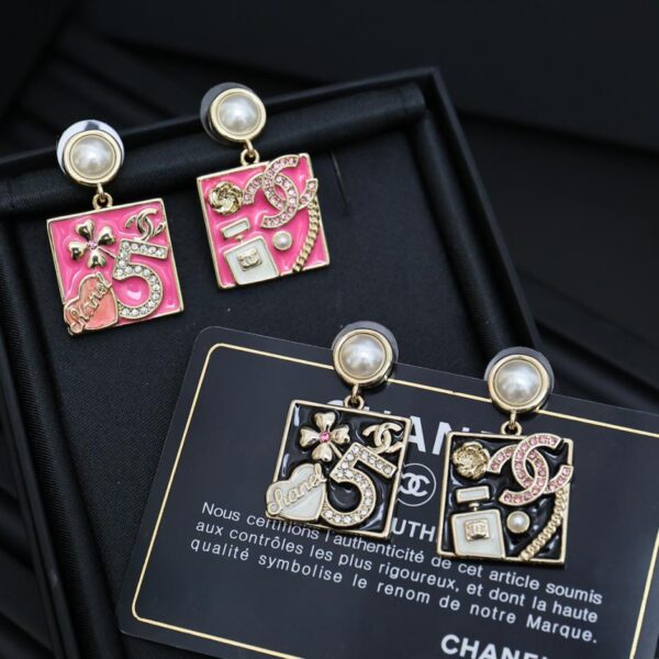 Orecchini Chanel quadrati smaltati (0B63)