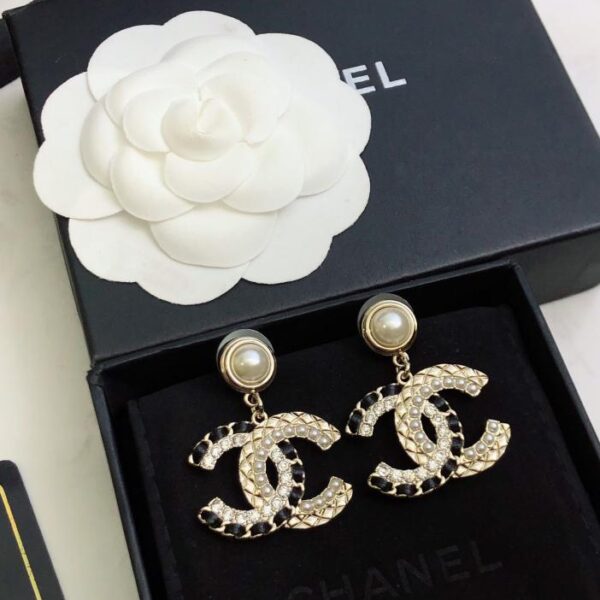 Orecchini Chanel nuovi cc (A3B3)