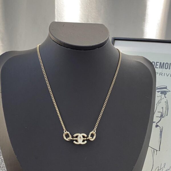 Collana Chanel con logo doppia C lucida (63D4)