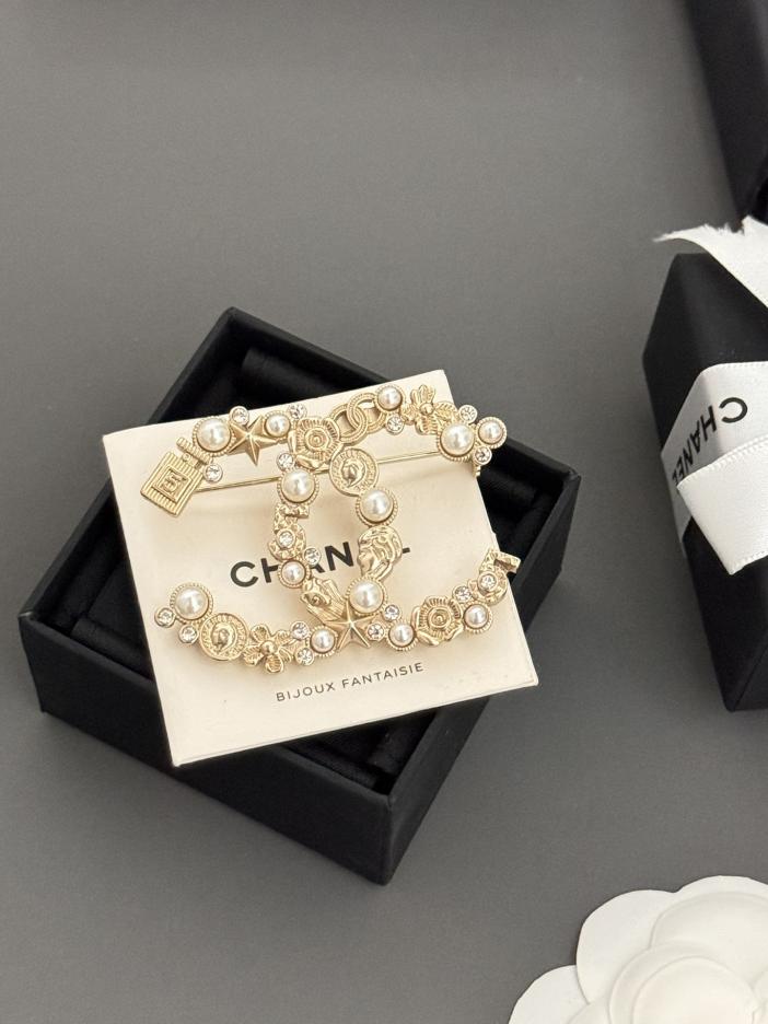replica,repliche,fake,1:1,earrings,bracelet,ring,jewelry Spilla Chanel doppia C (9D4B) replica,repliche,fake,1:1,earrings,bracelet,ring,jewelry Spilla Chanel doppia C (9D4B)
