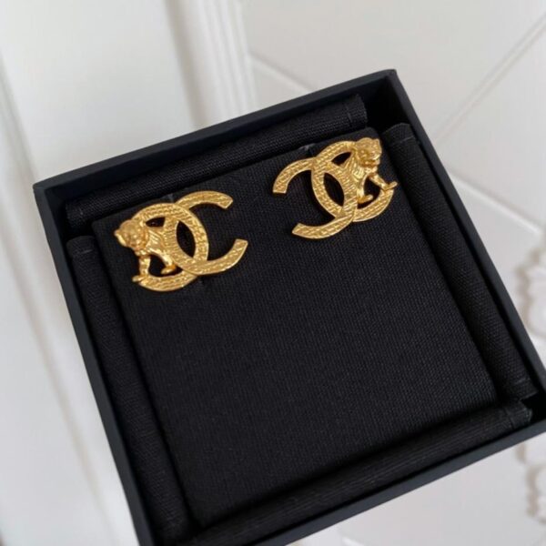 Orecchini leone tridimensionale in rilievo Chanel (ED30)