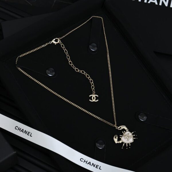 Collana Chanel Serie Ocean con granchio (04D5)