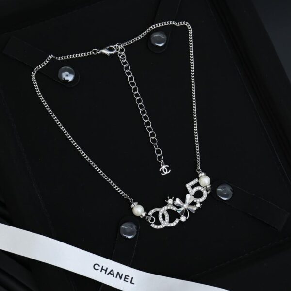 Collana multielemento Chanel (39A8)