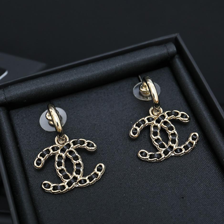 replica,repliche,fake,1:1,earrings,bracelet,ring,jewelry Orecchini Chanel a cerchio in pelle nera e oro (174B) replica,repliche,fake,1:1,earrings,bracelet,ring,jewelry Orecchini Chanel a cerchio in pelle nera e oro (174B)