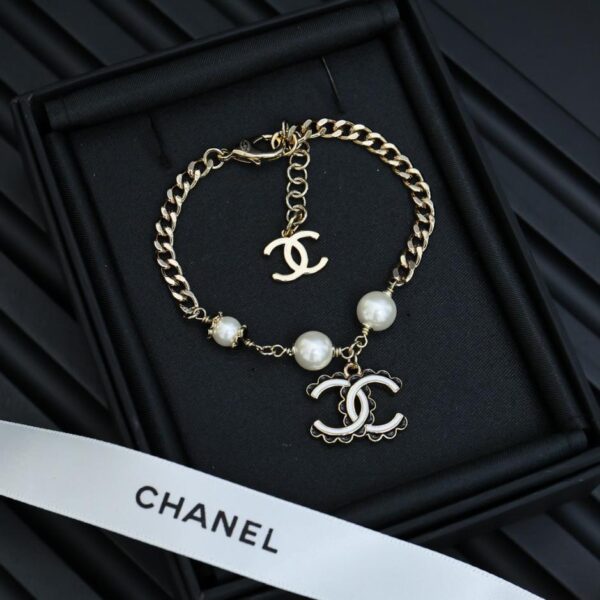Bracciale Chanel con doppia C in smalto nero con foglia di loto e glitter fine (FA9C)