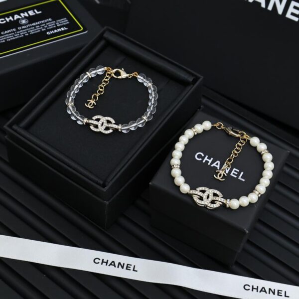 Bracciale Chanel con perline e lettere (7941)