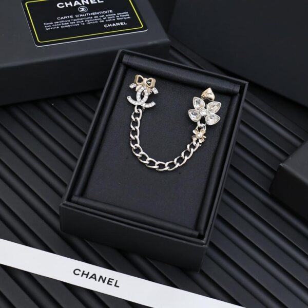 replica,repliche,fake,1:1,earrings,bracelet,ring,jewelry Spilla catena multielemento Chanel (4AF9)