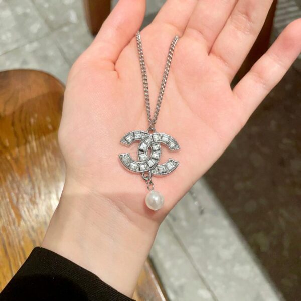replica,repliche,fake,1:1,earrings,bracelet,ring,jewelry Bracciale Chanel con lettera di seconda mano (815E)
