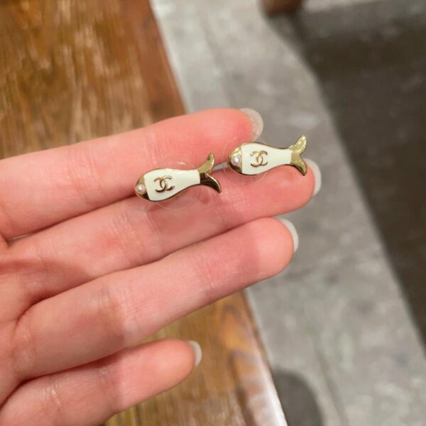 Orecchini a bottone classici Chanel doppia C (AF3D)