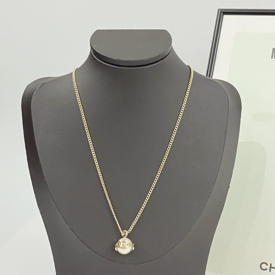 replica,repliche,fake,1:1,earrings,bracelet,ring,jewelry Collana di perle Chanel mini lettera (527D) replica,repliche,fake,1:1,earrings,bracelet,ring,jewelry Collana di perle Chanel mini lettera (527D)
