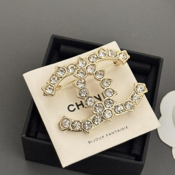 replica,repliche,fake,1:1,earrings,bracelet,ring,jewelry Spilla Chanel Doppia C (A3CC)