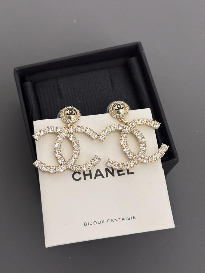 replica,repliche,fake,1:1,earrings,bracelet,ring,jewelry Orecchini a bottone Chanel con diamanti cc (2316) replica,repliche,fake,1:1,earrings,bracelet,ring,jewelry Orecchini a bottone Chanel con diamanti cc (2316)